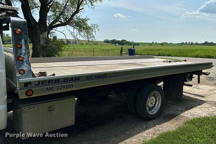 image for item DO5031 2009 Ford F550 Super Duty  rollback truck