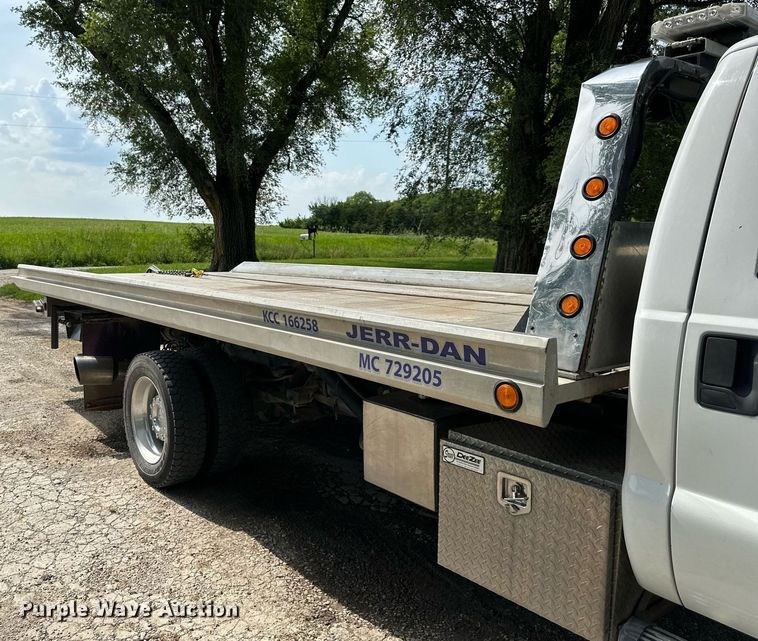 image for item DO5031 2009 Ford F550 Super Duty  rollback truck