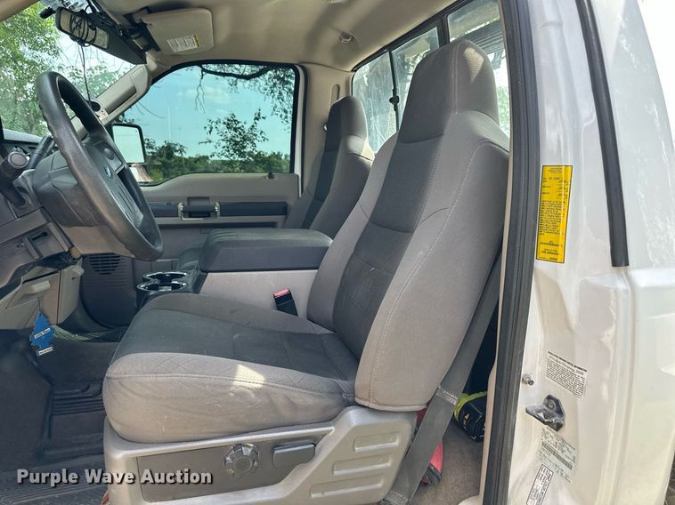 image for item DO5031 2009 Ford F550 Super Duty  rollback truck