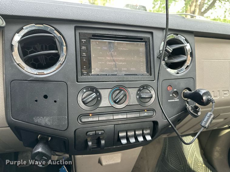 image for item DO5031 2009 Ford F550 Super Duty  rollback truck