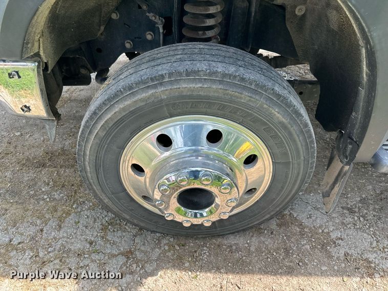 image for item DO5031 2009 Ford F550 Super Duty  rollback truck