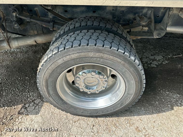 image for item DO5031 2009 Ford F550 Super Duty  rollback truck