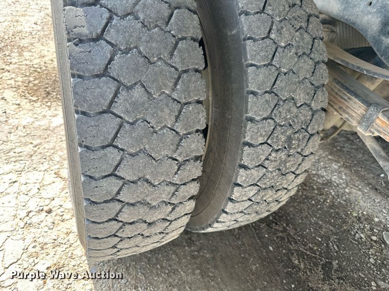 image for item DO5031 2009 Ford F550 Super Duty  rollback truck