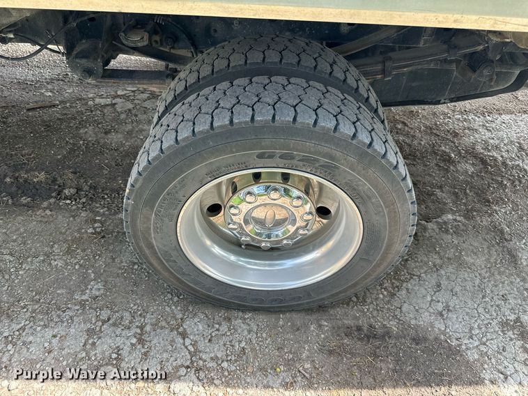 image for item DO5031 2009 Ford F550 Super Duty  rollback truck