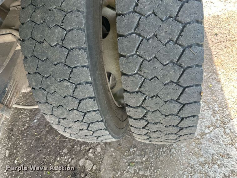 image for item DO5031 2009 Ford F550 Super Duty  rollback truck