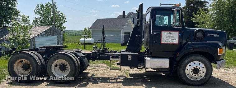 image for item DP0485 1990 Ford LT9000  semi truck