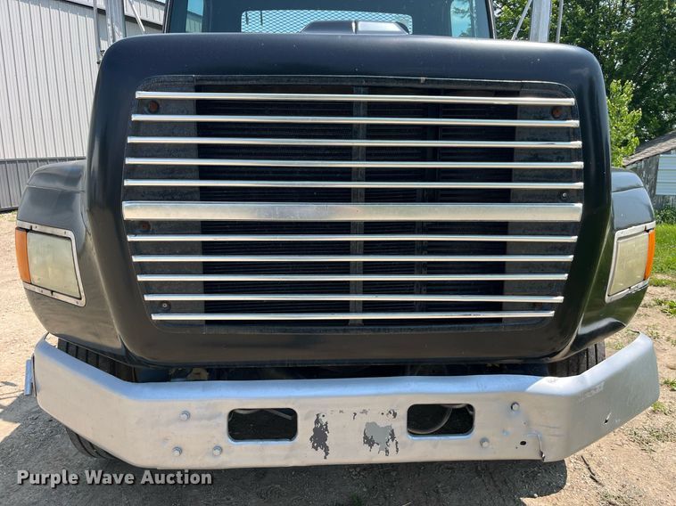 image for item DP0485 1990 Ford LT9000  semi truck