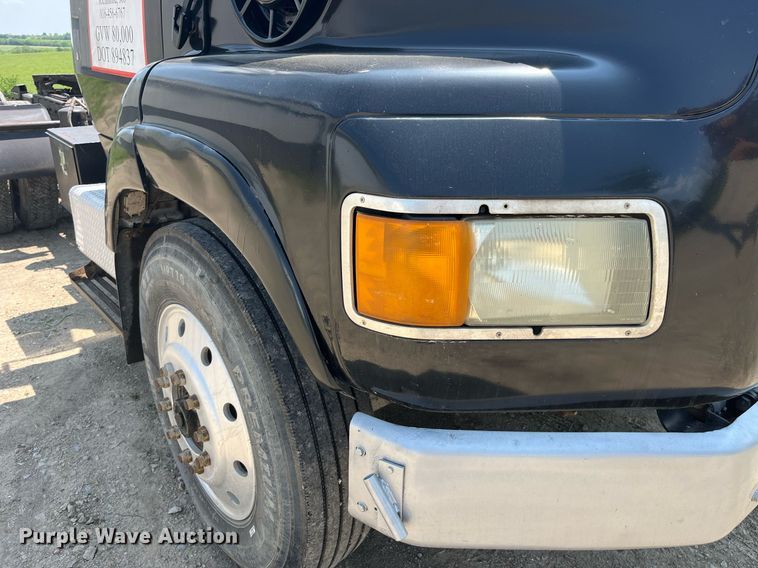 image for item DP0485 1990 Ford LT9000  semi truck