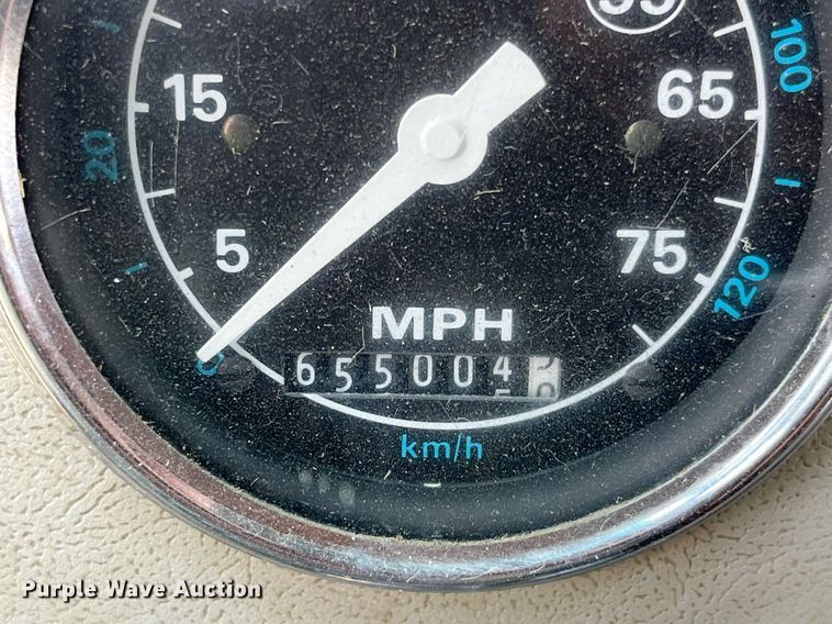 image for item DP0485 1990 Ford LT9000  semi truck