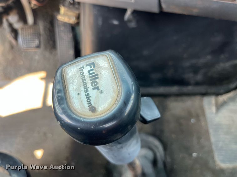 image for item DP0485 1990 Ford LT9000  semi truck