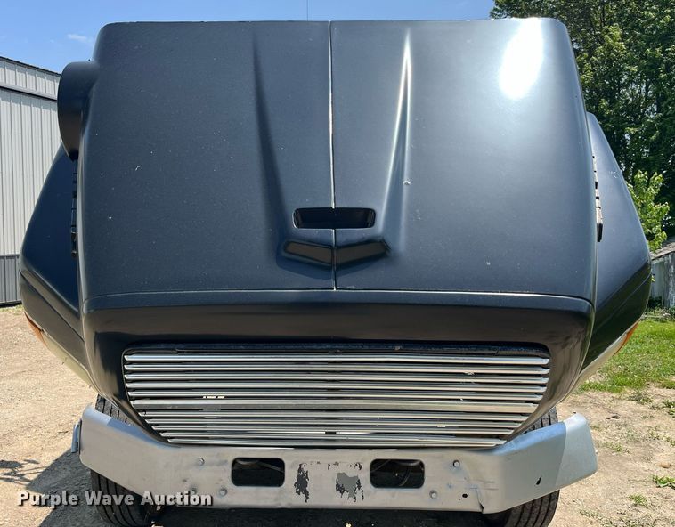 image for item DP0485 1990 Ford LT9000  semi truck