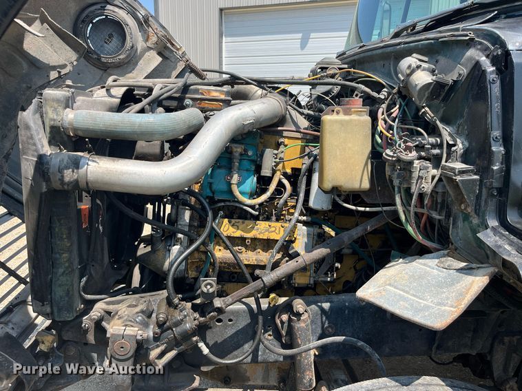 image for item DP0485 1990 Ford LT9000  semi truck