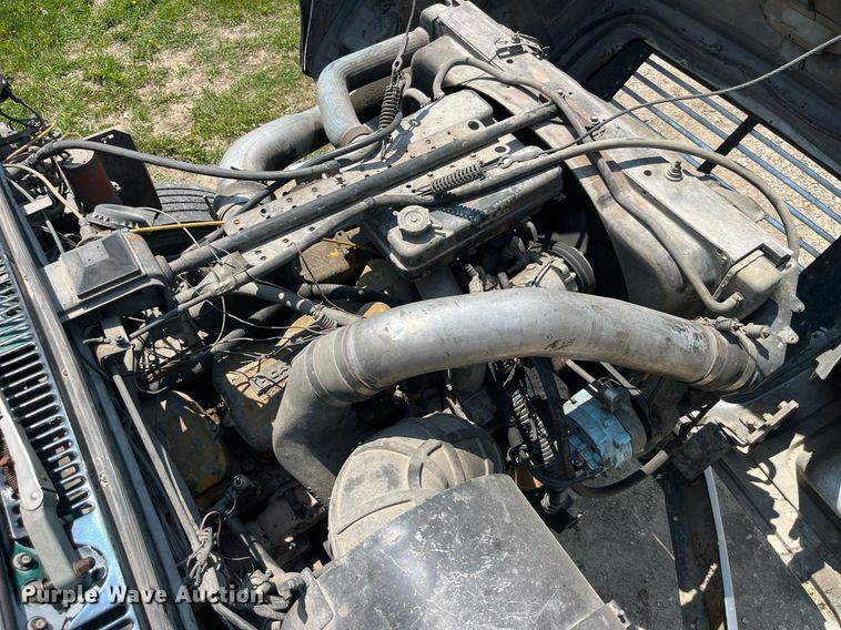 image for item DP0485 1990 Ford LT9000  semi truck