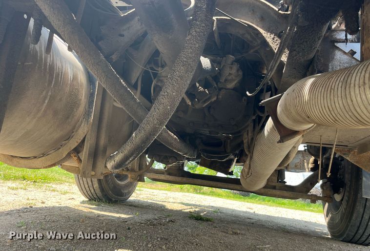 image for item DP0485 1990 Ford LT9000  semi truck