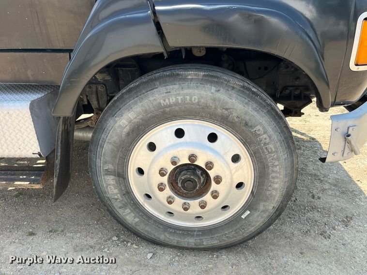 image for item DP0485 1990 Ford LT9000  semi truck