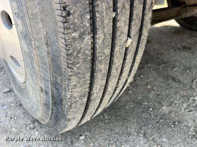 image for item DP0485 1990 Ford LT9000  semi truck