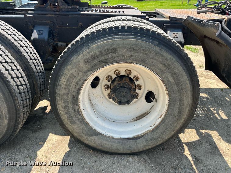 image for item DP0485 1990 Ford LT9000  semi truck