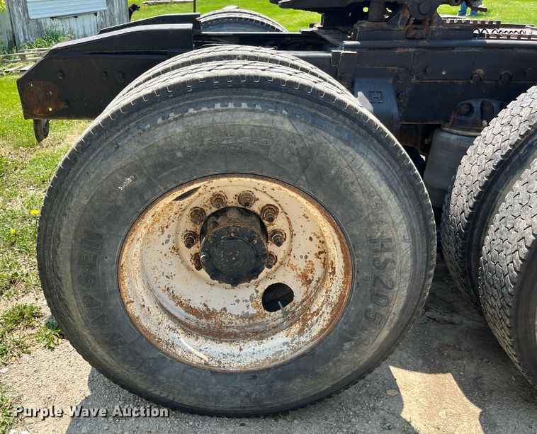 image for item DP0485 1990 Ford LT9000  semi truck