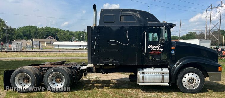 image for item DP0497 1996 International 9400  semi truck