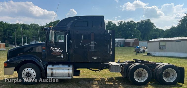 image for item DP0497 1996 International 9400  semi truck