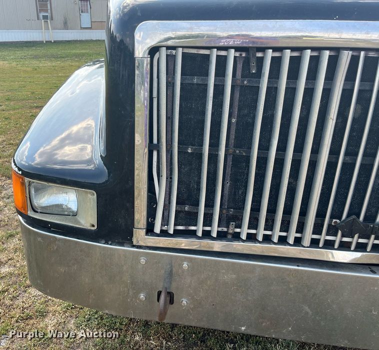 image for item DP0497 1996 International 9400  semi truck