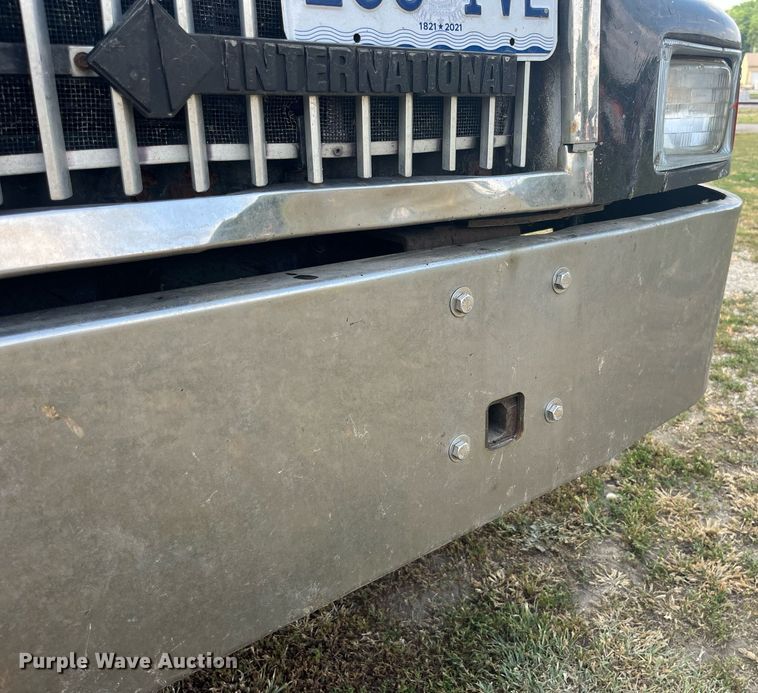 image for item DP0497 1996 International 9400  semi truck