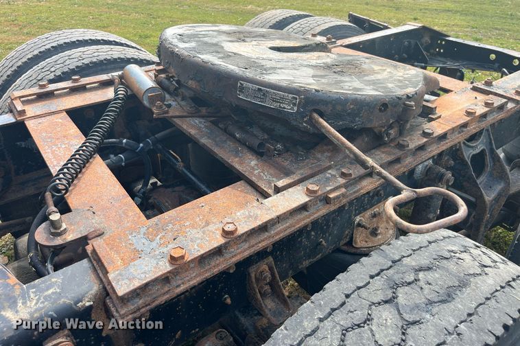 image for item DP0497 1996 International 9400  semi truck