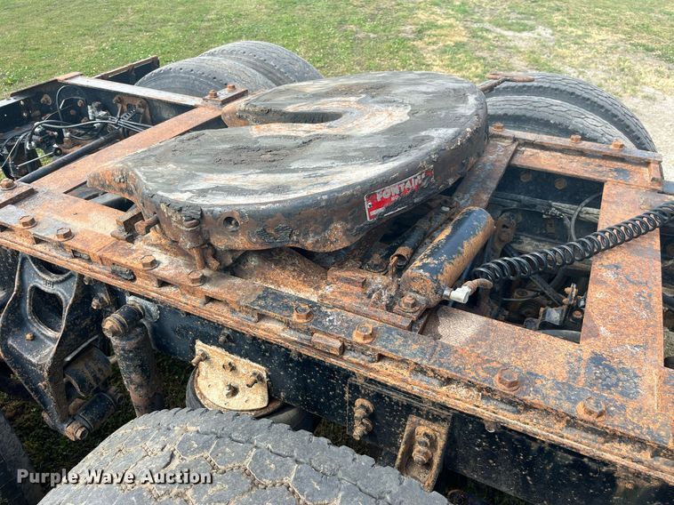 image for item DP0497 1996 International 9400  semi truck