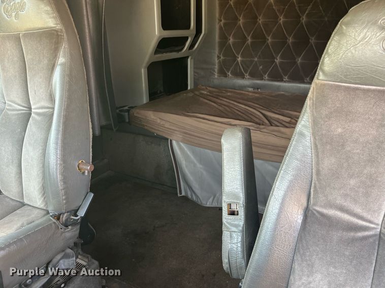 image for item DP0497 1996 International 9400  semi truck