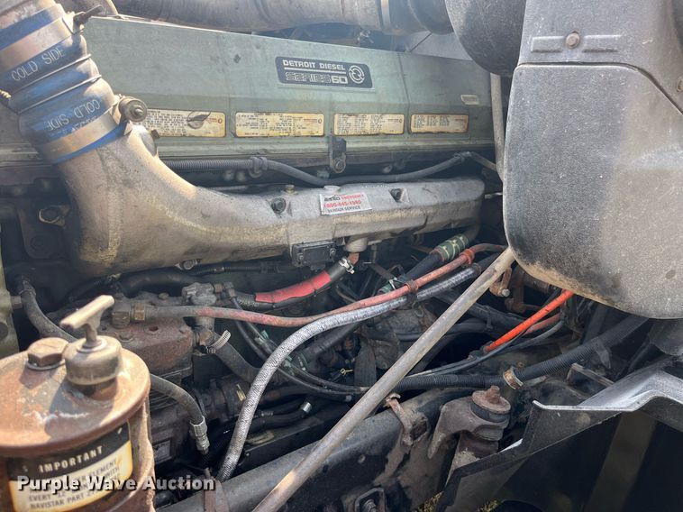 image for item DP0497 1996 International 9400  semi truck