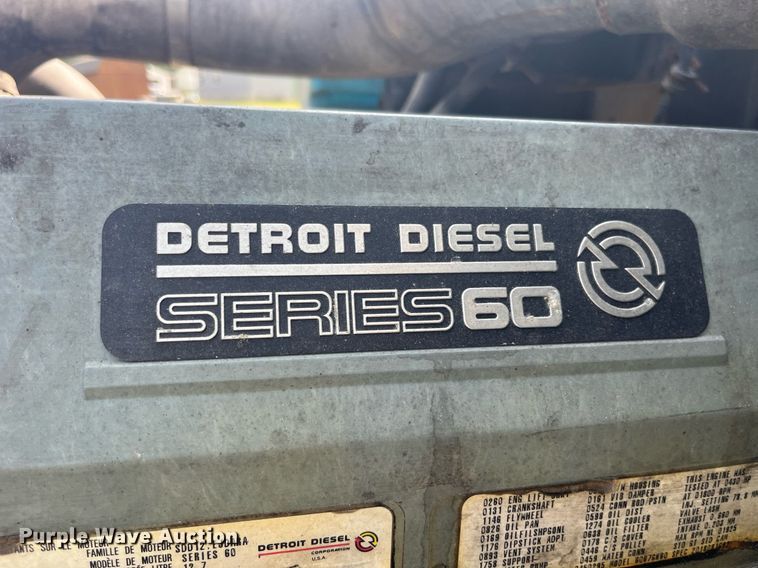 image for item DP0497 1996 International 9400  semi truck