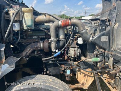 image for item DP0497 1996 International 9400  semi truck