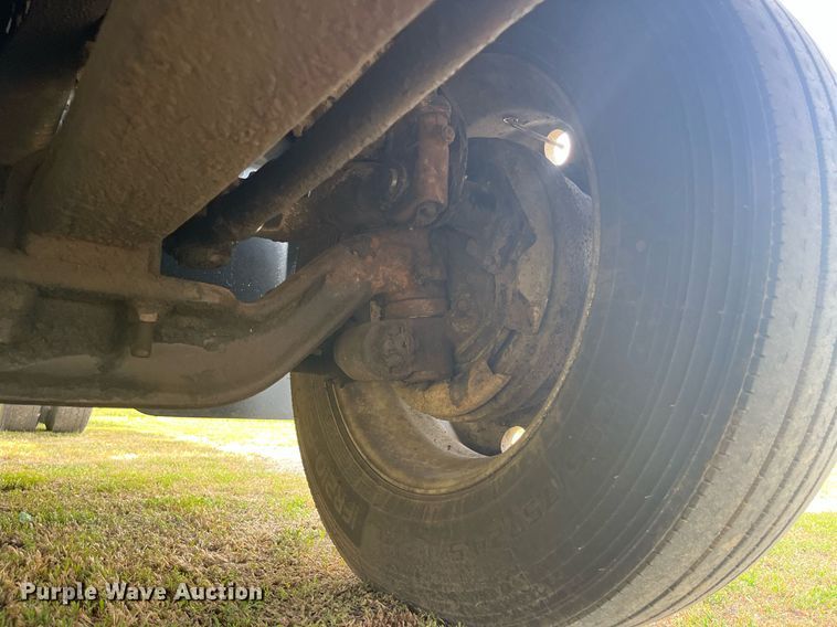 image for item DP0497 1996 International 9400  semi truck