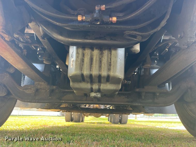 image for item DP0497 1996 International 9400  semi truck