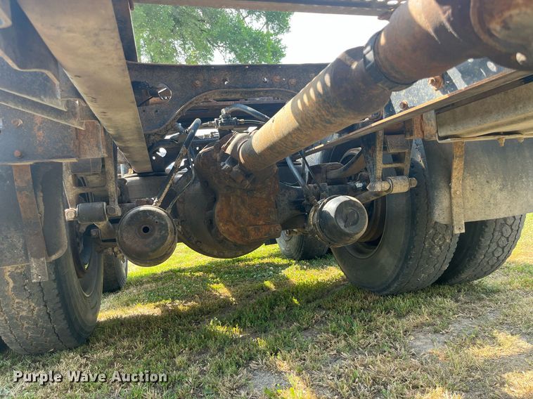 image for item DP0497 1996 International 9400  semi truck