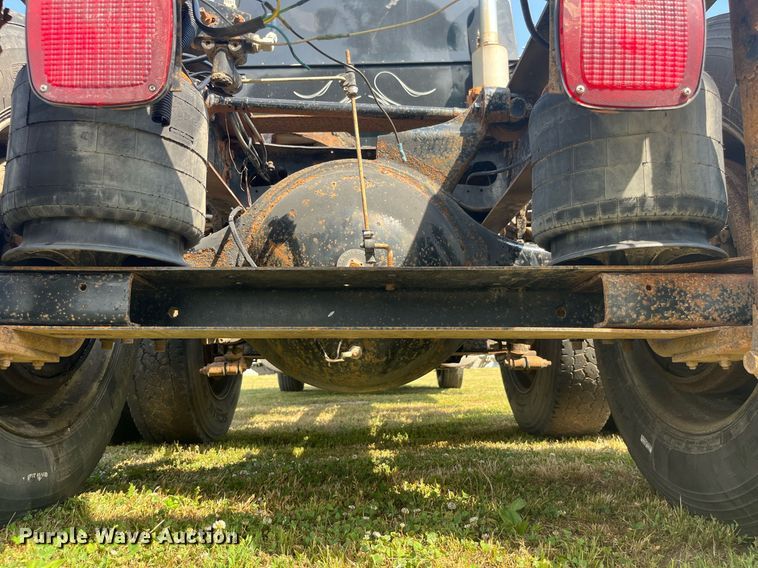 image for item DP0497 1996 International 9400  semi truck