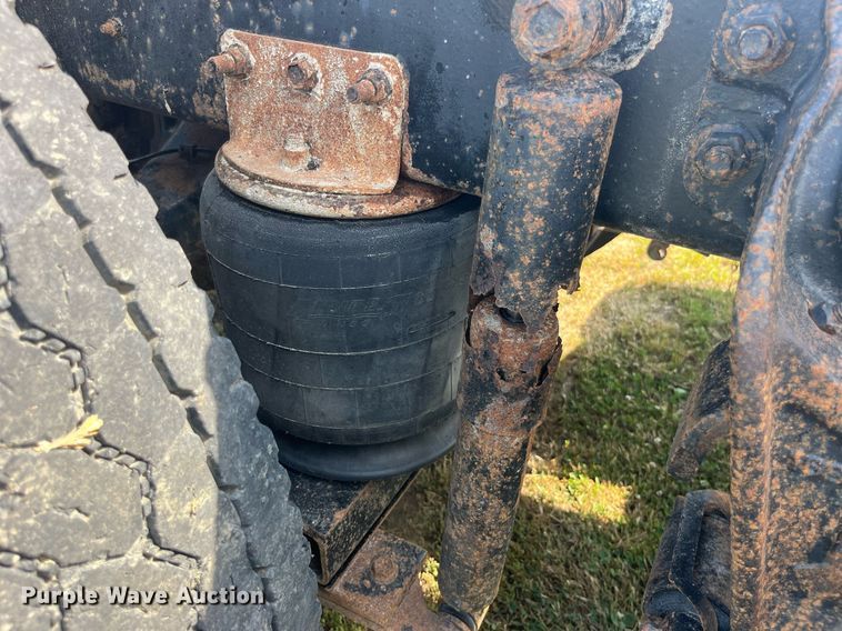 image for item DP0497 1996 International 9400  semi truck