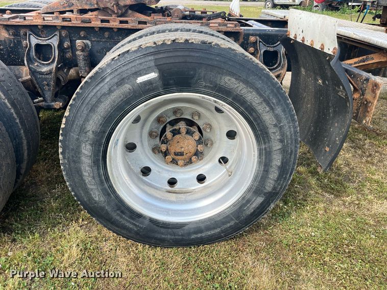 image for item DP0497 1996 International 9400  semi truck