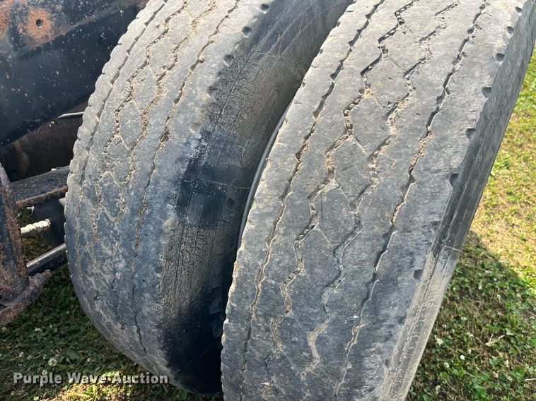 image for item DP0497 1996 International 9400  semi truck