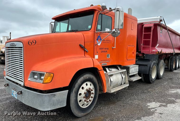 image for item DP3155 2000 Freightliner FD1  semi truck