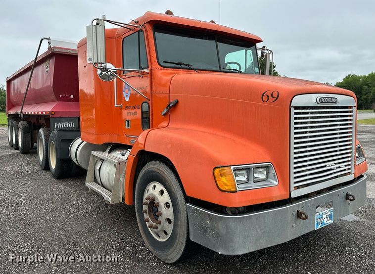 image for item DP3155 2000 Freightliner FD1  semi truck