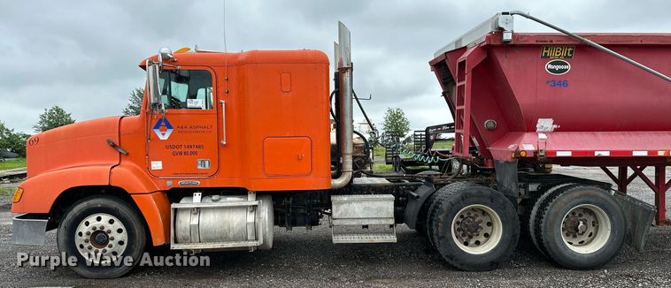 image for item DP3155 2000 Freightliner FD1  semi truck