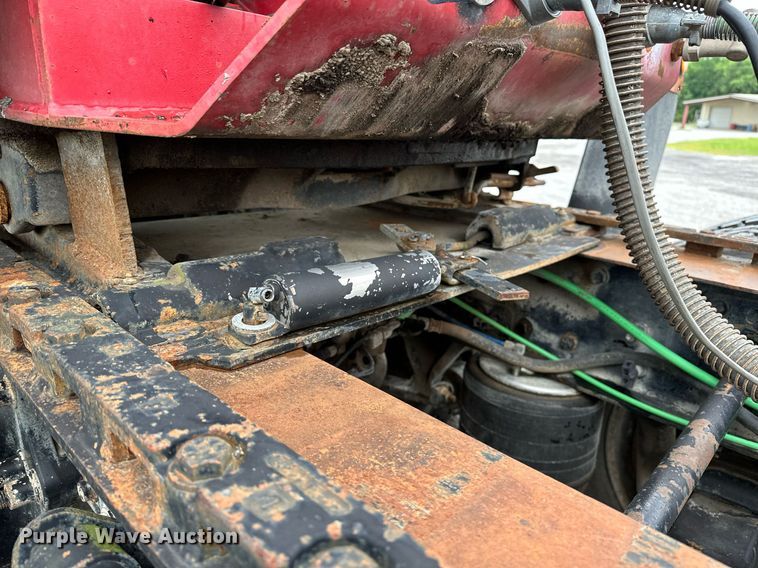 image for item DP3155 2000 Freightliner FD1  semi truck