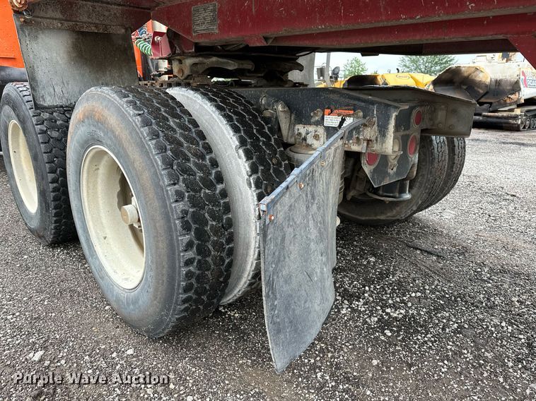 image for item DP3155 2000 Freightliner FD1  semi truck