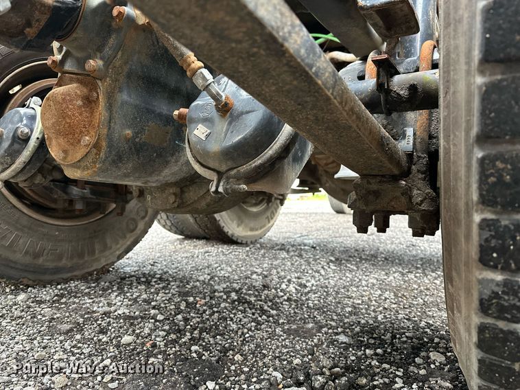 image for item DP3155 2000 Freightliner FD1  semi truck