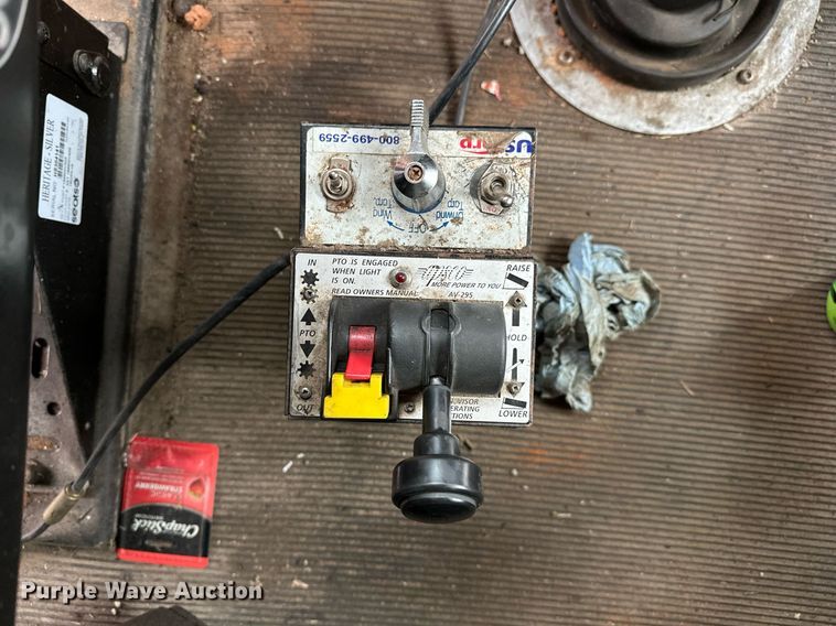 image for item DP3155 2000 Freightliner FD1  semi truck