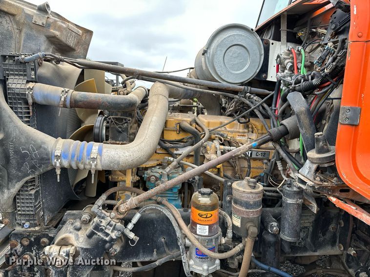 image for item DP3155 2000 Freightliner FD1  semi truck