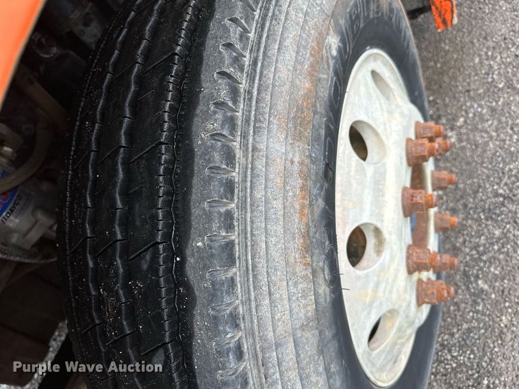 image for item DP3155 2000 Freightliner FD1  semi truck