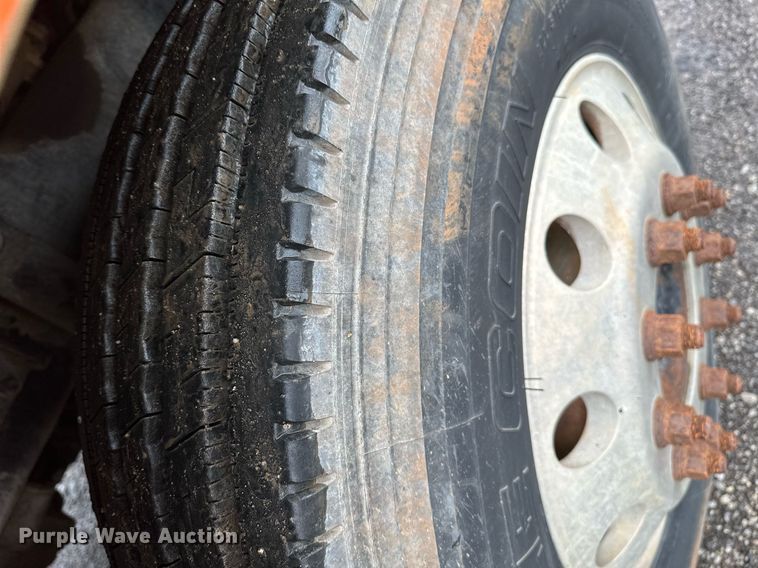 image for item DP3155 2000 Freightliner FD1  semi truck