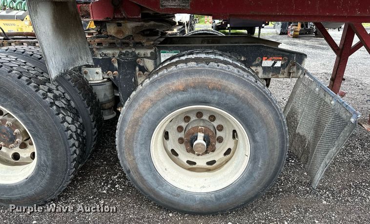 image for item DP3155 2000 Freightliner FD1  semi truck